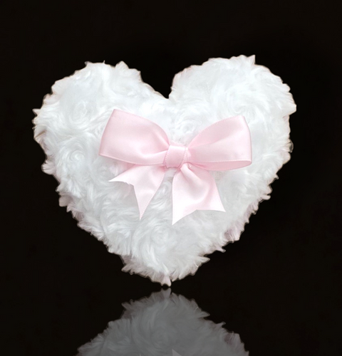 Heart shaped faux fur powder puff - white pink - luxepuffs.com